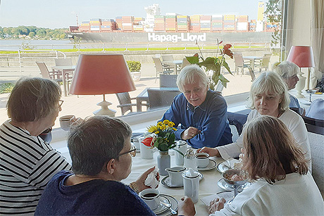 Mit der F&auml;hre nach Finkenwerder