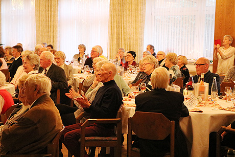 Festliches Weihnachtsessen mit tollem Unterhaltungsprogramm