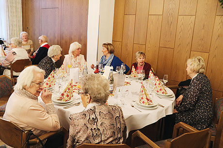 Festliches Weihnachtsessen mit tollem Unterhaltungsprogramm