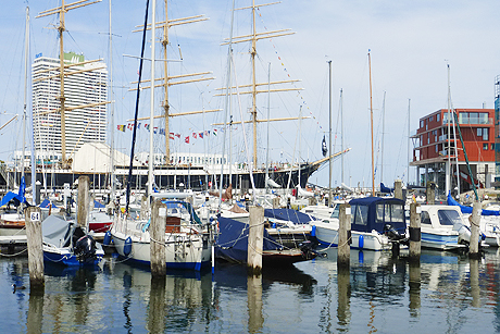 Sonne und Schiffe in Travem&uuml;nde
