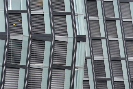 Zu welchem Geb&auml;ude geh&ouml;rt die auf dem Foto abgebildete Fassade?