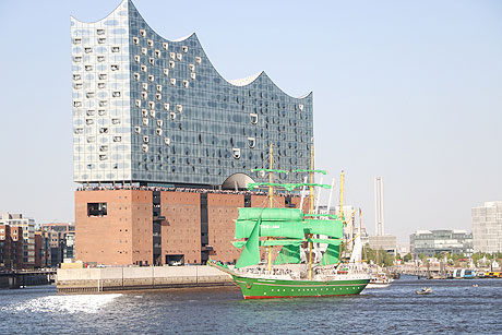 Jubil&auml;um beim weltgr&ouml;&szlig;ten Hafenfest