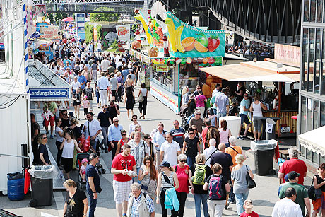 Jubil&auml;um beim weltgr&ouml;&szlig;ten Hafenfest