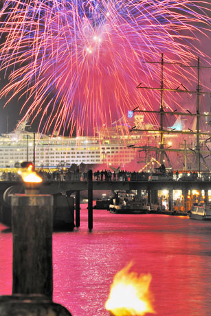 Jubil&auml;um beim weltgr&ouml;&szlig;ten Hafenfest