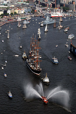 Jubil&auml;um beim weltgr&ouml;&szlig;ten Hafenfest