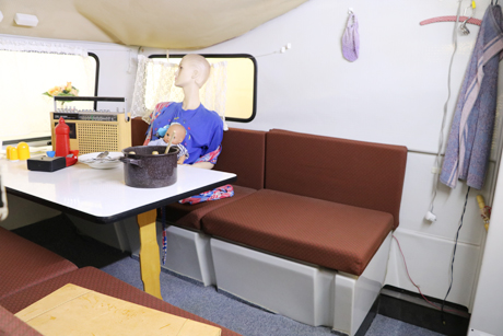 Knatternde Ostalgie am Checkpoint Charlie