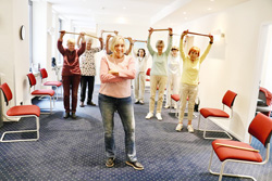 Unsere Gymnastikgruppe: Jeden Dienstag trainieren bis zu 15 Mitglieder eine Stunde lang im VHSt Unsere Gymnastikgruppe: Jeden Dienstag trainieren bis zu 15 Mitglieder eine Stunde lang im VHSt