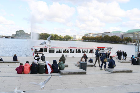 Alsterrundfahrt und Shoppen am Jungfernstieg