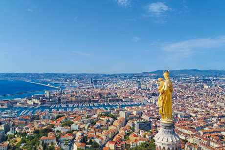 Die Statue der Notre-Dame überblickt die Stadt, Foto:  NDG.Fotolia_169016234_XXL/Fotolia.com/OTCM