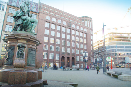 Sitz des Rechnungshofs im Haus der Finanzbehörde am Gänsemarkt 36, Foto: (c) Schwarz/stahlpress