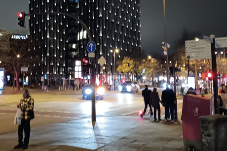Tanzende Türme an der Reeperbahn mit Zierlichtern, Foto: (c) stahlpress Medienbüro