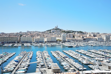 Blick vom Hafen auf Notre-Dame de la Garde, Foto: (c) JoYana