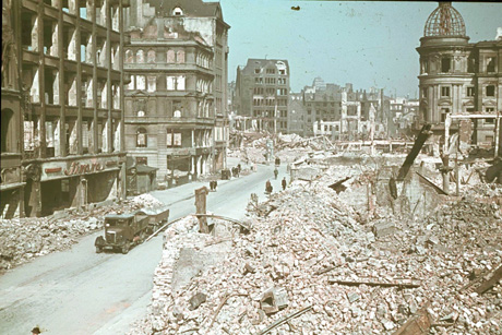 Im Jahr 1943 wurde das Stadthaus fast gänzlich zerstört, Foto: (c) Staatsarchiv Hamburg