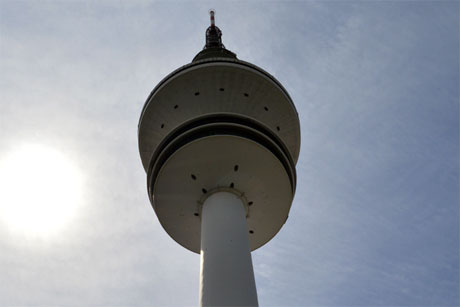Der 271,5 Meter hohe Heinrich-Hertz-Turm ist eines der jüngeren Wahrzeichen Hamburgs, Foto: (c) stahlpress Medienbüro