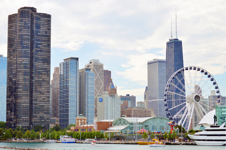 Blick auf das Riesenrad des Navy Pier