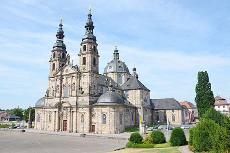 Der Dom St. Salvator mit den Gebeinen des Heiligen Bonifatius