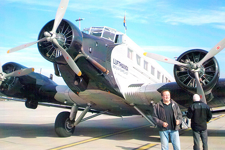 Rundflug von Joachim Meyer aus 2009 mit einer Junkers Ju52 der Lufthansa (in Betrieb seit 1932)