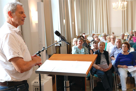 Der neue Schatzmeister Josef Zorn bei seiner Vorstellung, Foto: (c) Samira Aikas