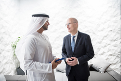 Bürgermeister Tschentscher und Bürgermeister Al Hajiri (© Jan-Niklas Pries/Senatskanzlei Hamburg) Bürgermeister Tschentscher und Bürgermeister Al Hajiri (© Jan-Niklas Pries/Senatskanzlei Hamburg)