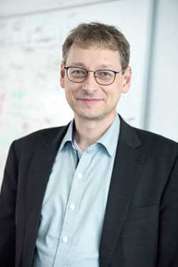 Prof. Timm-Giel: © Eva Häberle/TU Hamburg Prof. Timm-Giel: © Eva Häberle/TU Hamburg