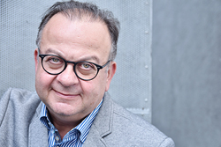 Albert Wiederspiel ist neuer Senator-Biermann-Ratjen- Medaillenträger. Foto: © Filmfest Hamburg / Heike Blenk Albert Wiederspiel ist neuer Senator-Biermann-Ratjen- Medaillenträger. Foto: © Filmfest Hamburg / Heike Blenk
