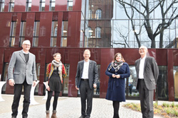 (V. l. n. r.: ) Martin Görge, Theresia Hachmöller, Prof. Andreas Timm-Giel, Katharina Fegebank und Jürgen Allemeyer bei der Eröffnung des ZSP, Foto:  TU Hamburg