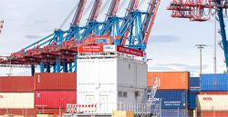 Landstromanlage am HHLA Container Terminal Tollerort, Foto: © HPA Landstromanlage am HHLA Container Terminal Tollerort, Foto: © HPA
