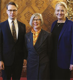 Robert Erhardt, Marina Krauth und Staatsrätin Jana Schiedek beim Senatsempfang im Rathaus, Foto (c) Behörde für Kultur und Medien Robert Erhardt, Marina Krauth und Staatsrätin Jana Schiedek beim Senatsempfang im Rathaus, Foto (c) Behörde für Kultur und Medien